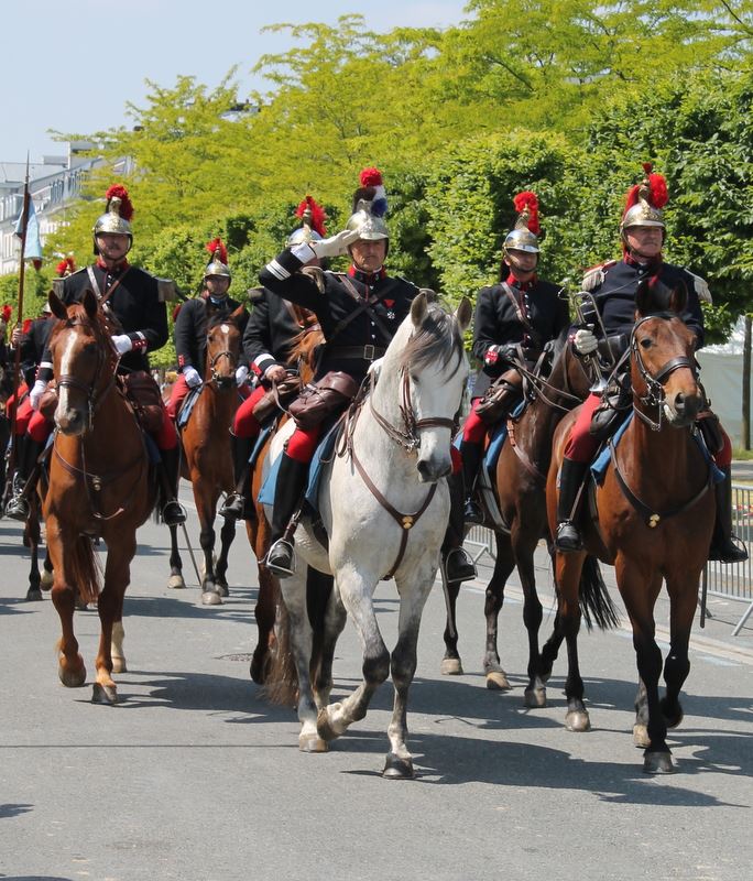 22 le 5ème Cuirassier en ville 2