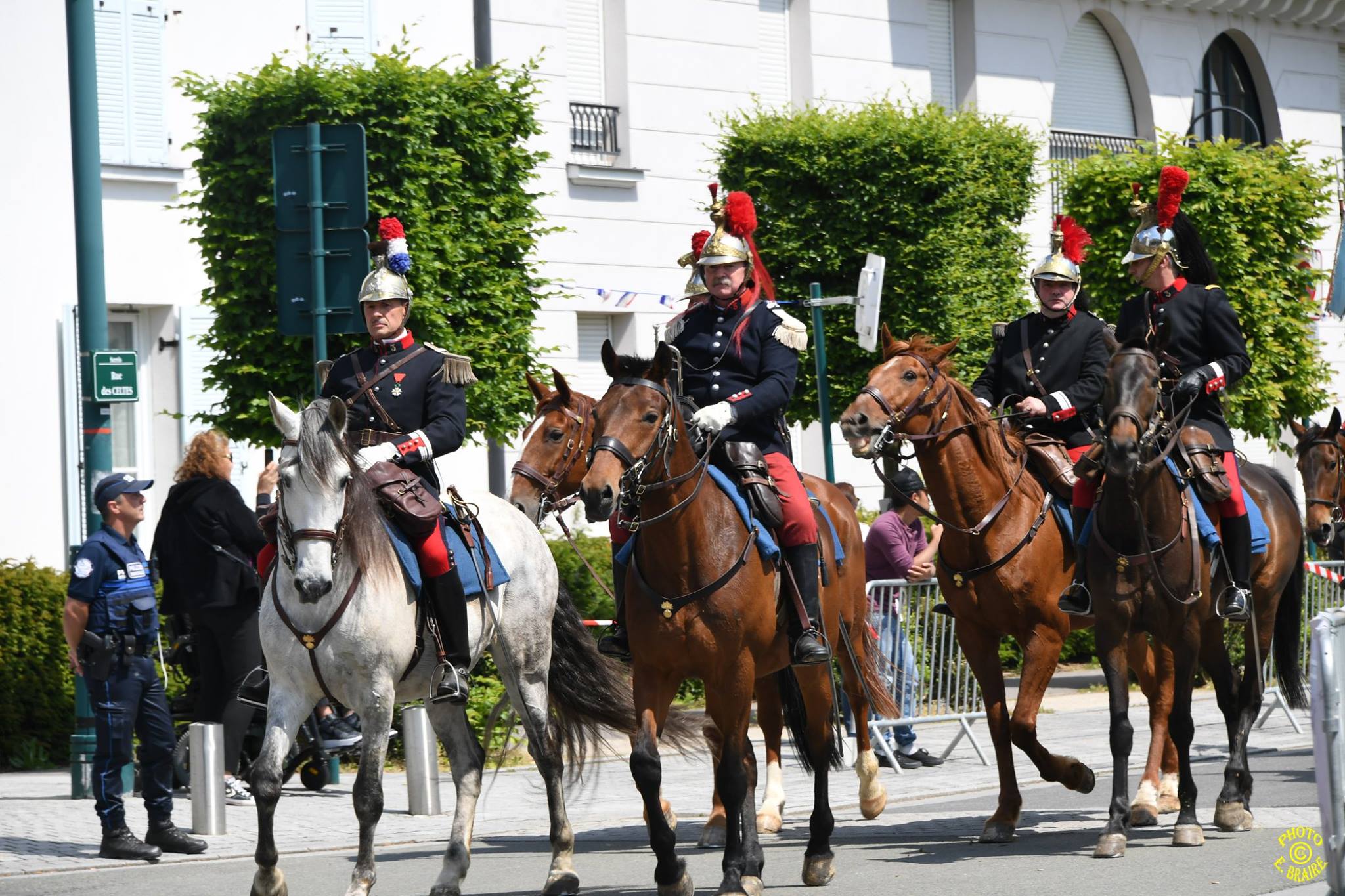 24 le 5ème Cuirassier en ville 3