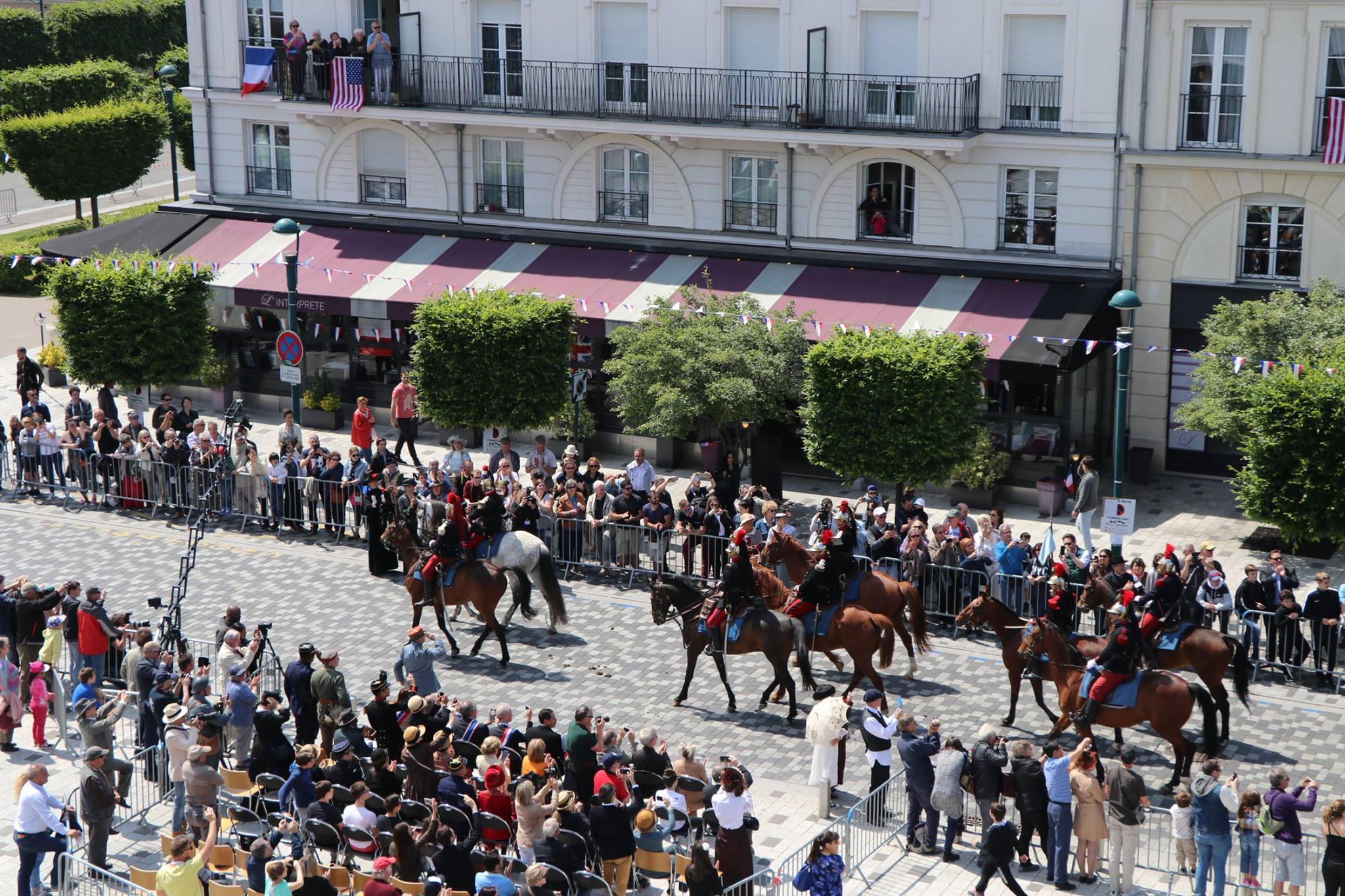 27 le 5ème Cuirassier en ville 6