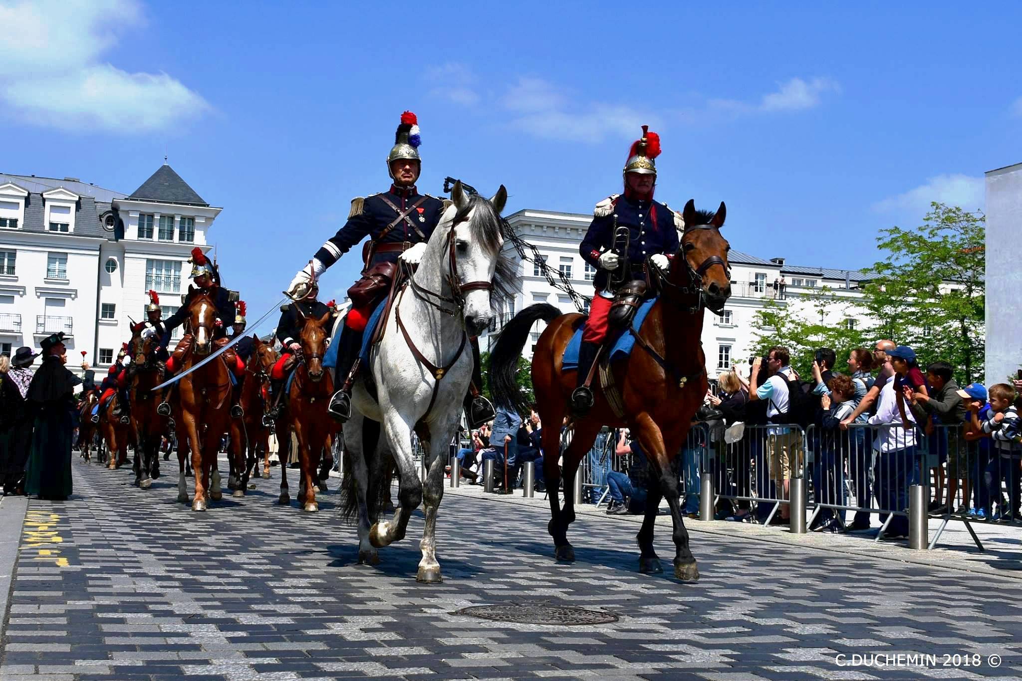 28 le 5ème Cuirassier en ville 7